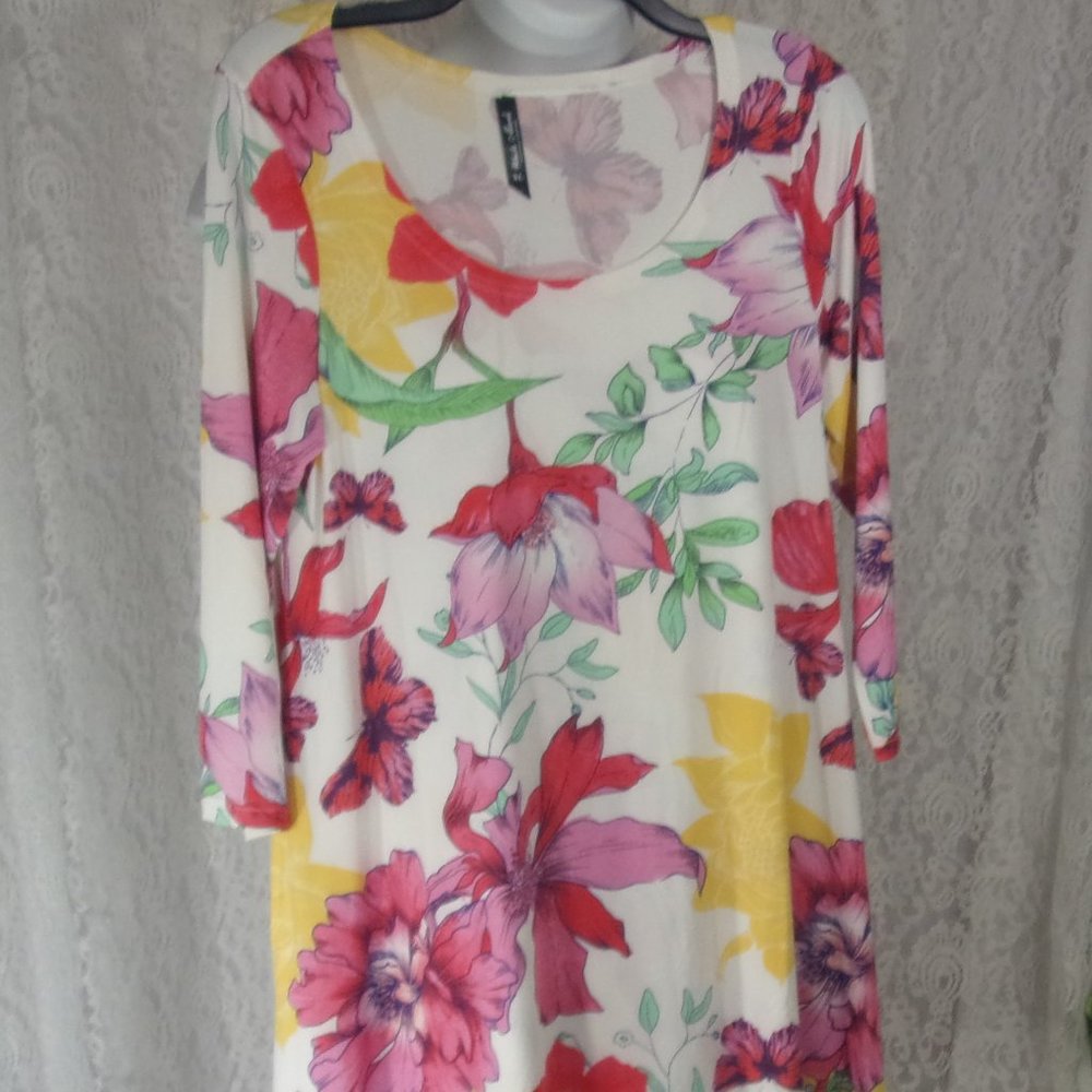 White Mark Floral Print Tunic Top Blouse NWT  Size XL